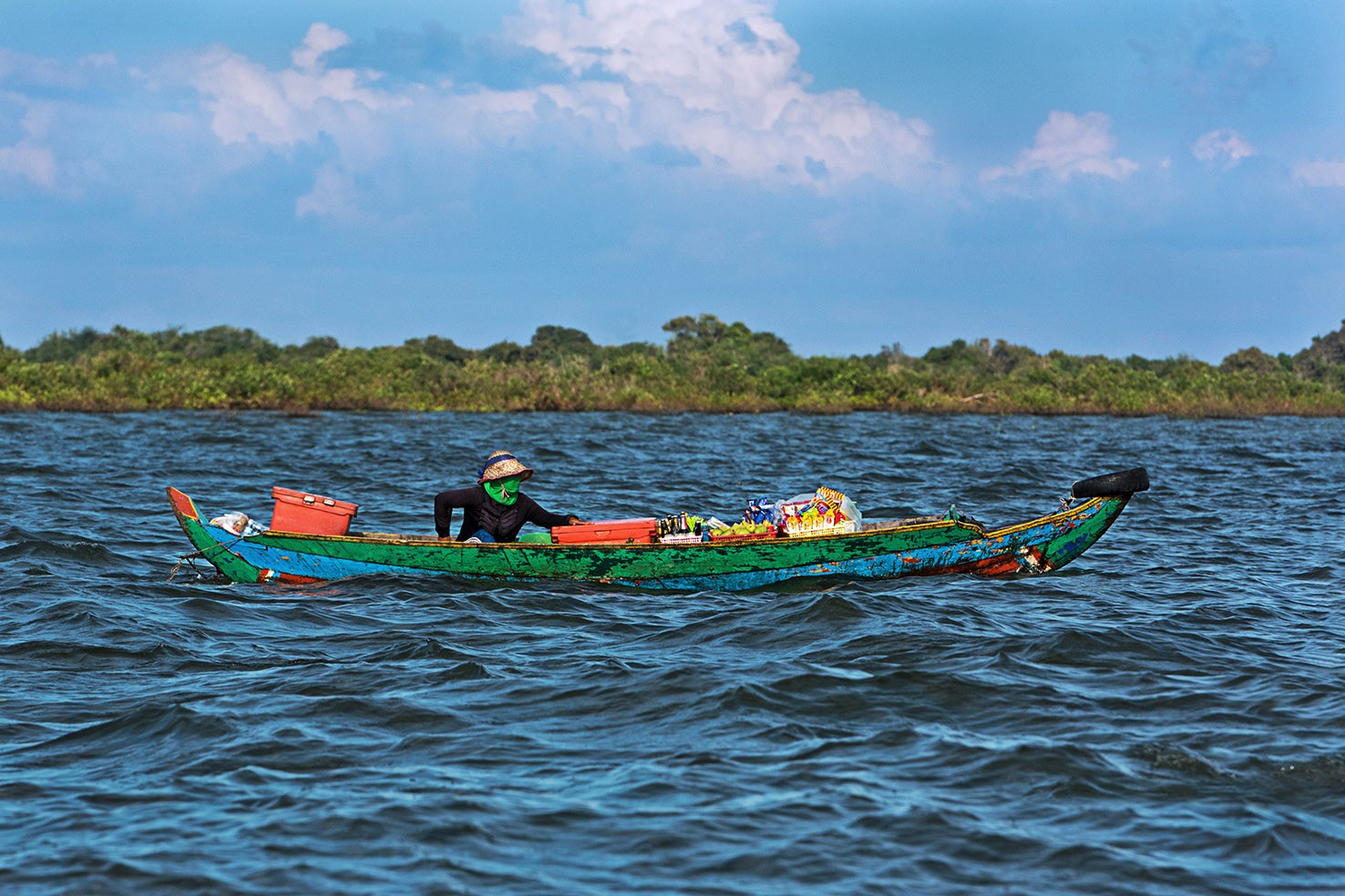 Boat-on-Tonlap-lake